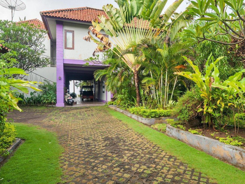 Dolphin Beach Bali Hotel Lovina Exterior foto