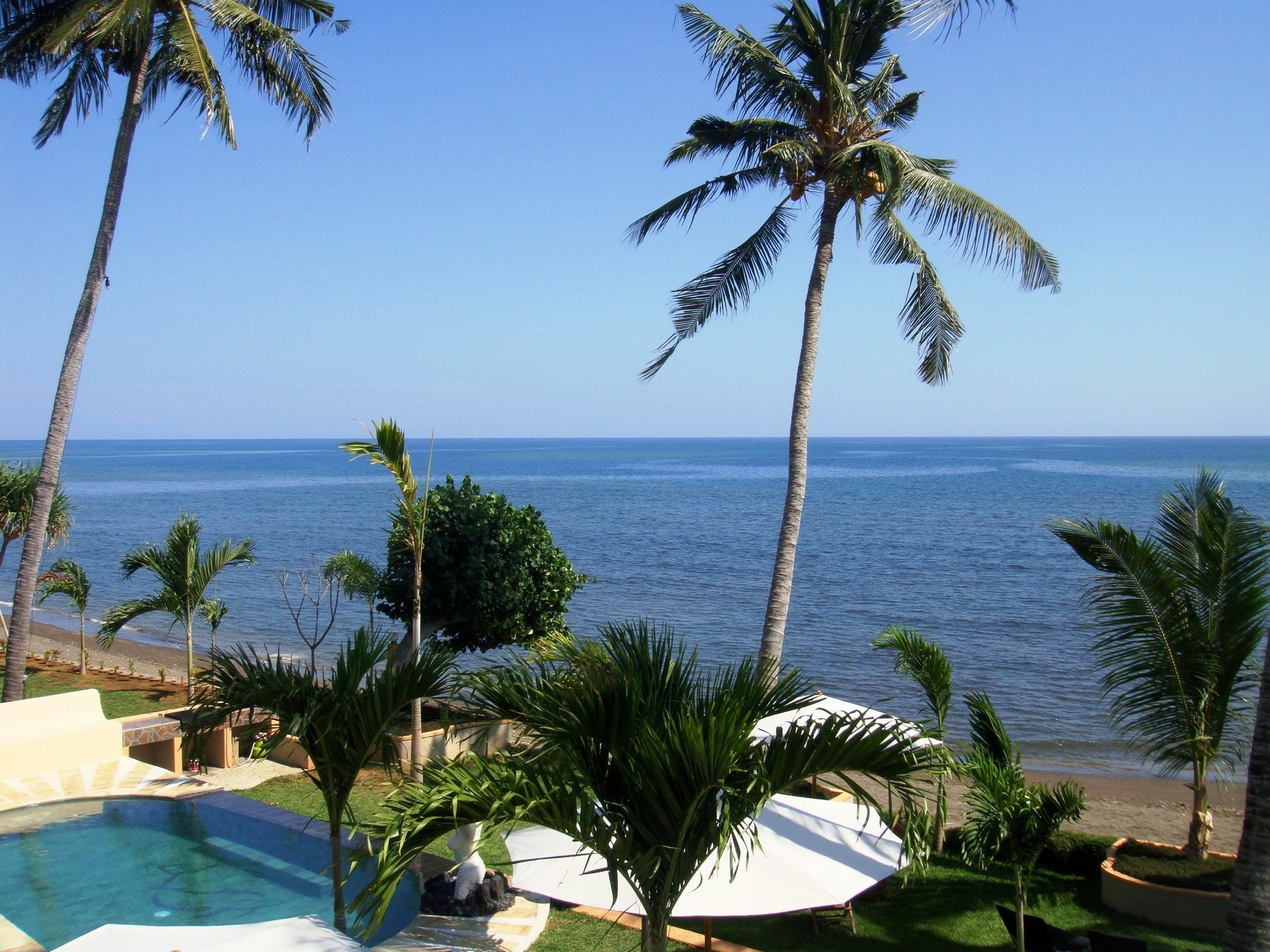 Dolphin Beach Bali Hotel Lovina Exterior foto